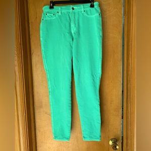 Diane Gilman green women’s pants. Size 6. Gently worn.